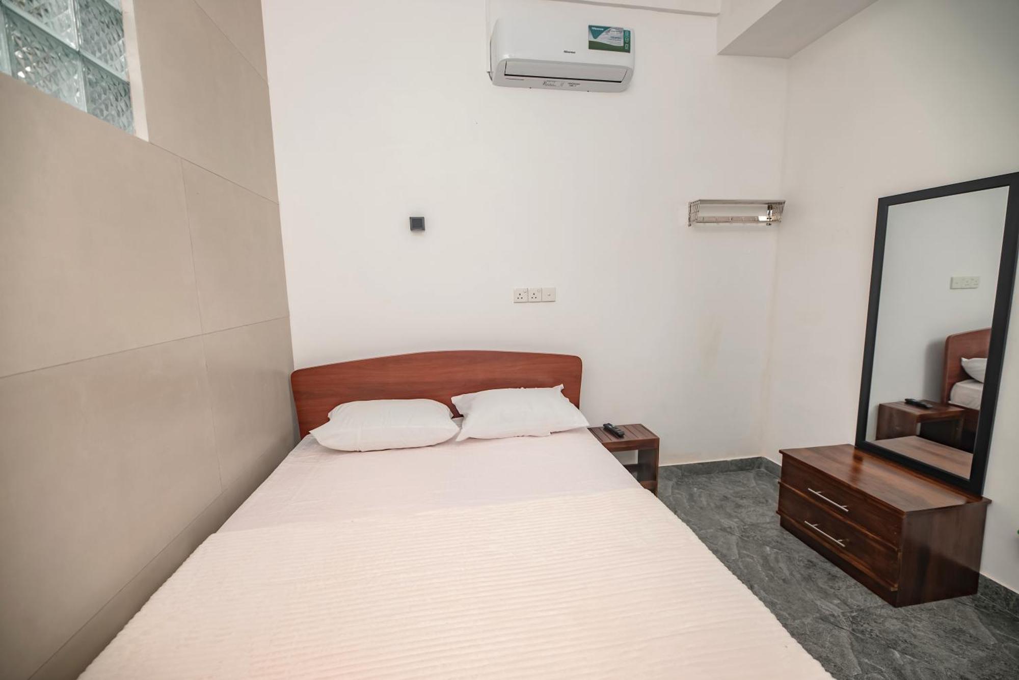 Nnr Wattala Hotel Eksteriør billede