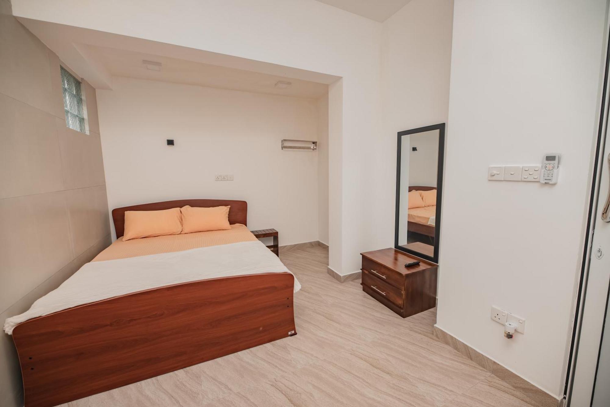 Nnr Wattala Hotel Eksteriør billede